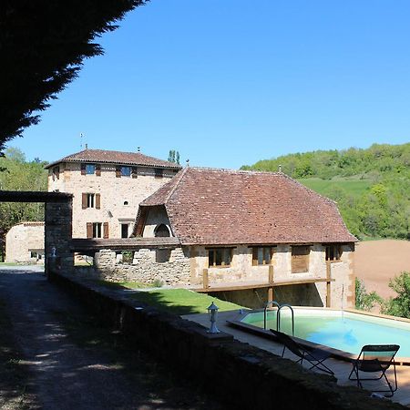 A La Croisee Des Vallees Bed & Breakfast Figeac Exterior photo
