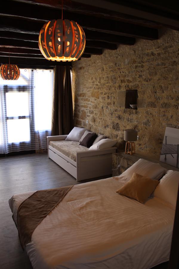A La Croisee Des Vallees Bed & Breakfast Figeac Exterior photo